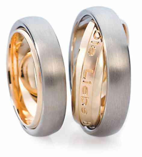 Zwei Ringe ineinander - so kann man auch seine Lieblings-Edelmetalle kombinieren.