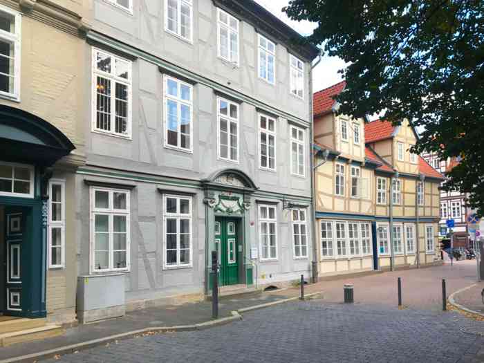 Das Standesamt Celle liegt direkt am Beginn der Fußgängerzone.