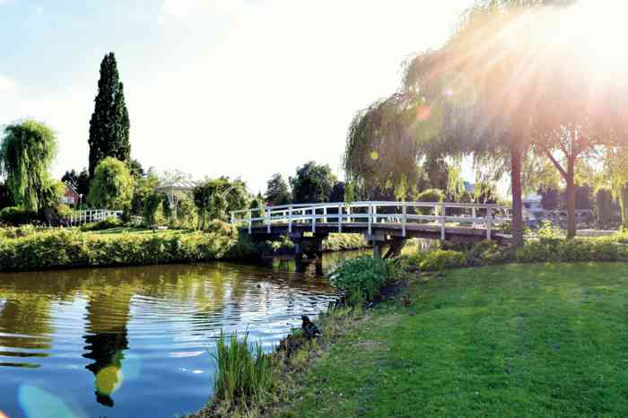 PARKHOTEL Rosarium - Brücke im Park