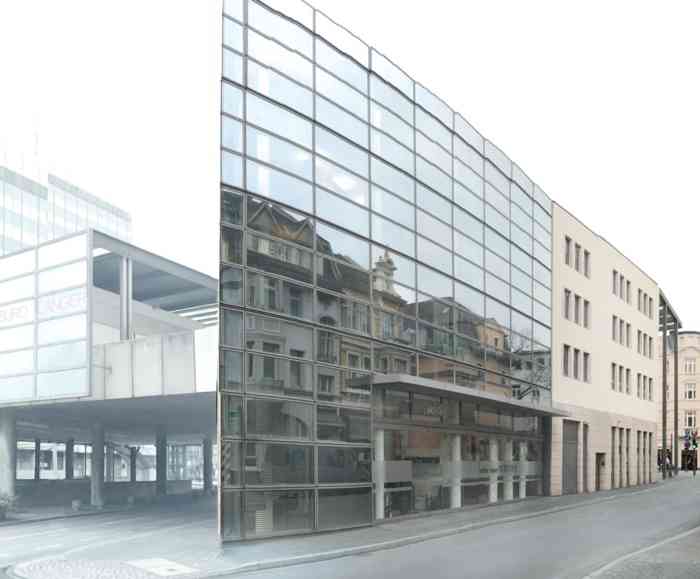 Das Standesamt Bonn in der Stadthaus-Loggia, Thomas-Mann-Straße 4. Hinter der verspiegelten Glasfassade befindet sich das Trauzimmer.