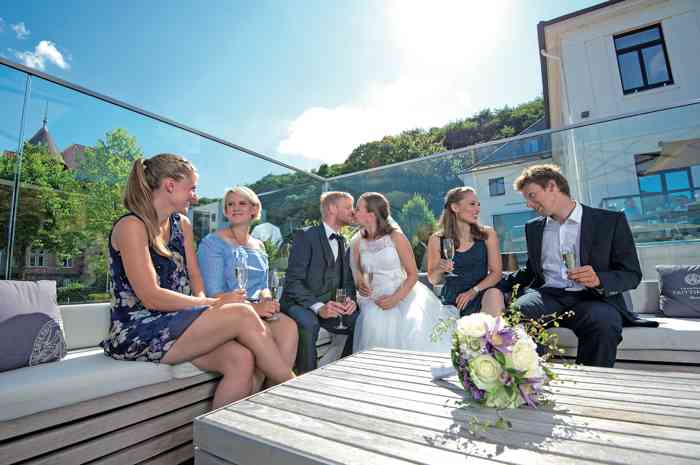 Hotel Kieler Yacht Club Terrasse mit Blick auf die F&ouml;rde