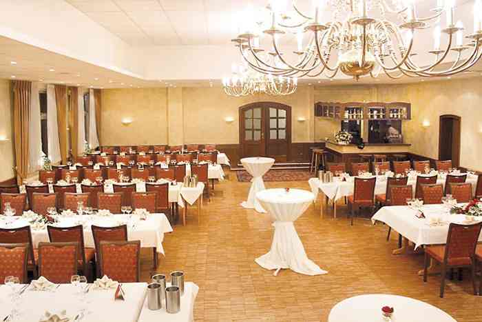 Großer festsaal der Hochzeitslocation Dibberns Landgasthof, Pinneberg