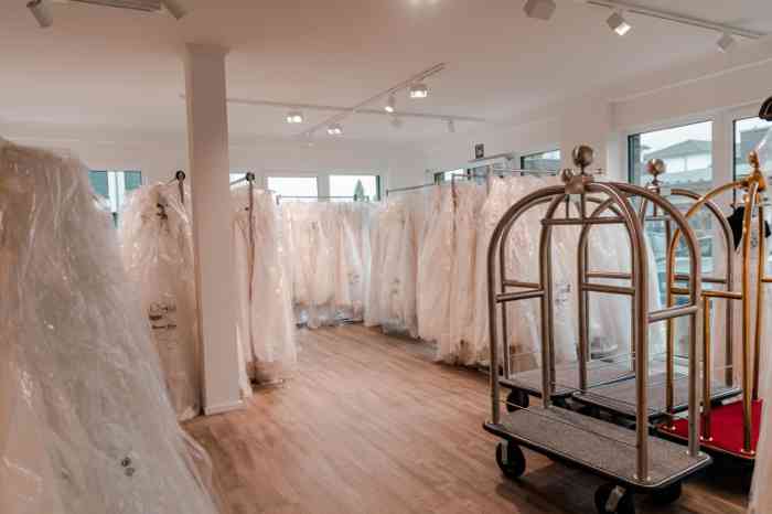 Wunderschöne Brautkleider gibt es im Traumkleid Store BLEIB TREU in Adendorf bei Lüneburg.