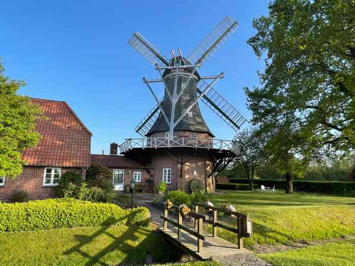 Trauort des Standesamtes Ganderkesee ist die Windmühle De lütje Anja.