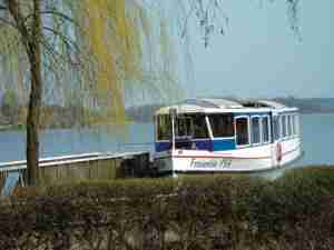 Fahrgastschiff auf dem Krakower See