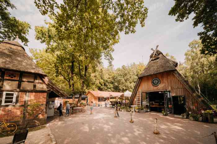 Hochzeitslocation Schafstall im Heidegarten