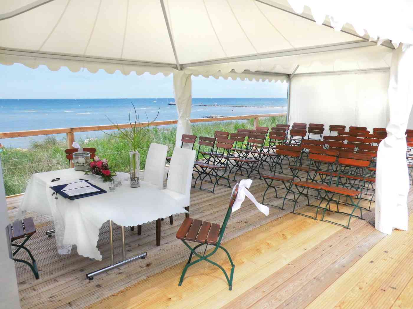 Trauung am Strand von Stein bei Kuchenbuchs Hochzeiten