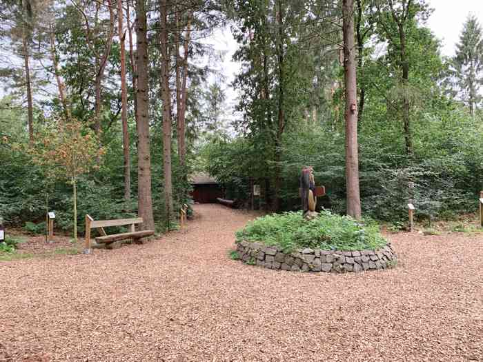 Trauort des Standesamtes Kropp-Stapelholm ist der Holzpavillion im Schulwald im Tetenhusen.