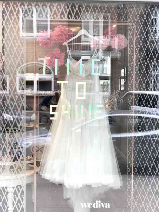 Brautkleid im Schaufenster von WEDIVA