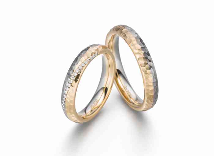 Wunderschöne Trauringe bekommen Hochzeitspaare bei Yes Trauringe in Glinde. Wunderschöne Trauringe bekommen Hochzeitspaare bei Yes Trauringe in Glinde.